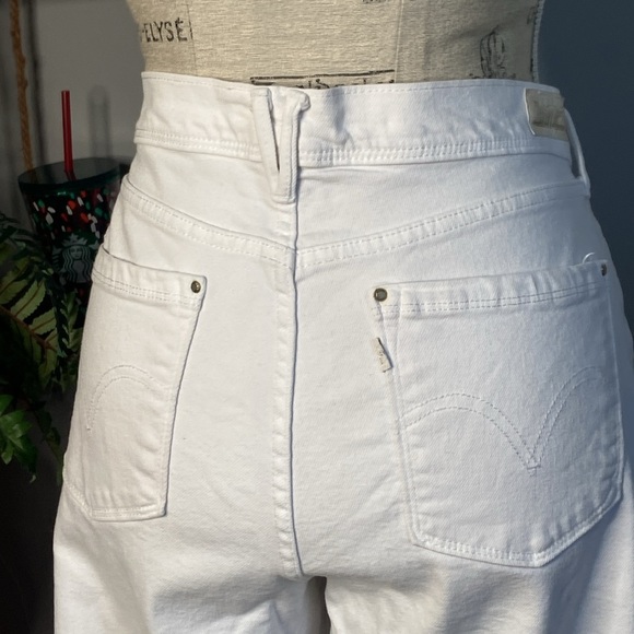 Levi’s 14 White Straight Leg Denim Jeans - Picture 9 of 10